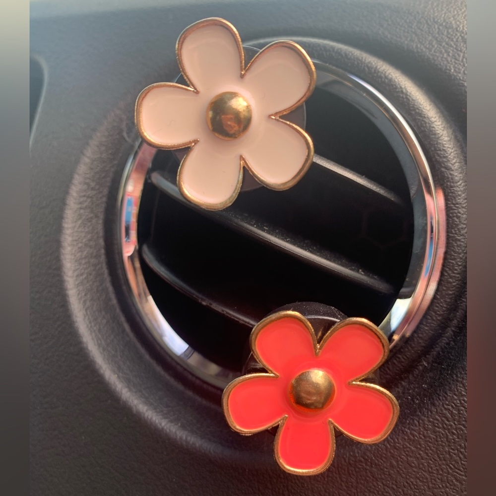 Daisy Car Vent Clips